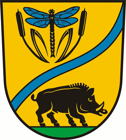 In Gold schräglinks durch blauen Wellenbalken geteilt vorn eine schwarze Libelle mit blauen Flügeln nach der Figur begleitet von zwei schwarzen Rohrkolben mit abgeknickten Blättern, hinten auf grünem Boden ein linkshin schreitender goldbewehrter schwarzer Eber.